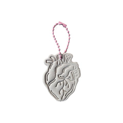Charm Corazón anatómico Latte