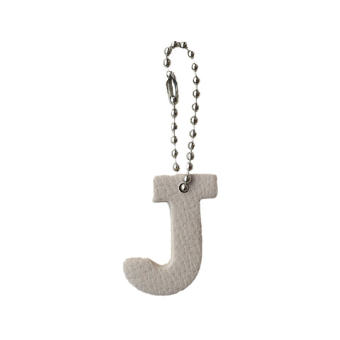 Charm Letra redonda J Latte