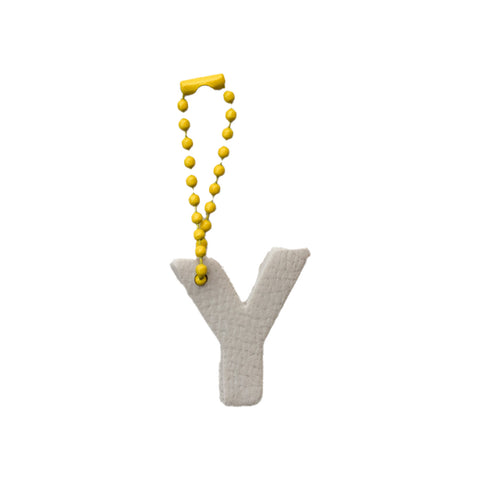 Charm Letra redonda Y Latte